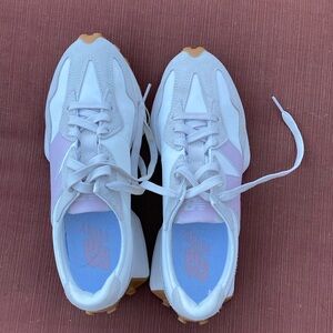New Balance 327 lavender size 9